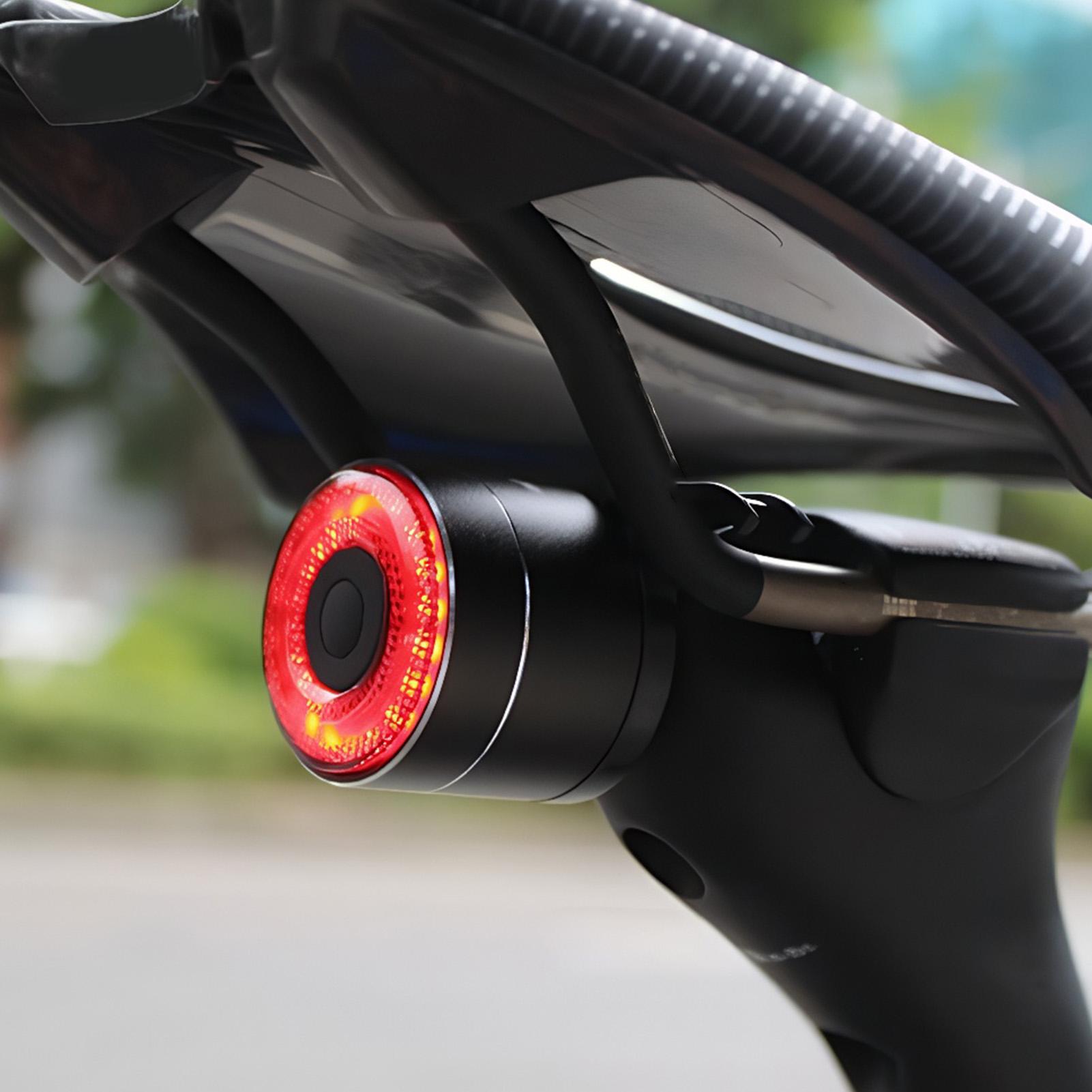 自転車ブレーキライト スマートバイクテールセンシングライト  - Cycling Commute のレビューと価格