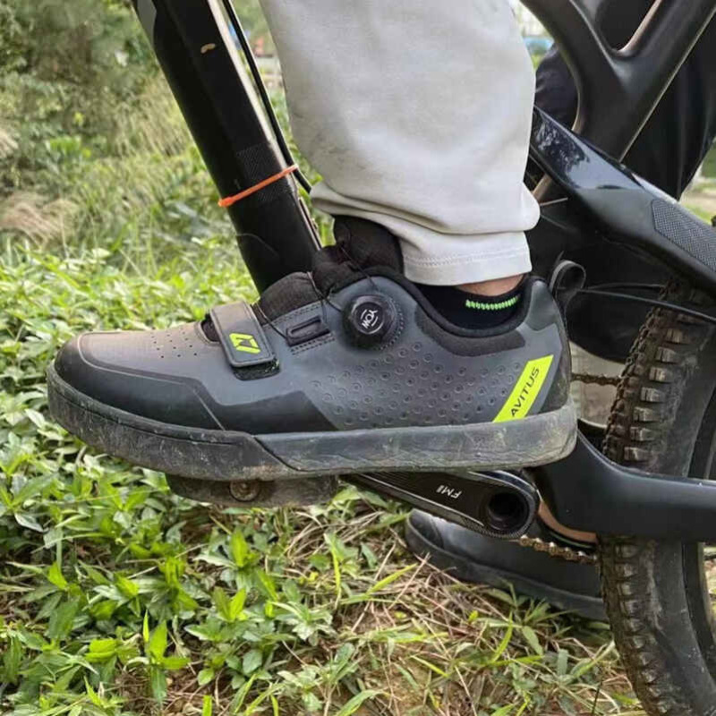 Avitus-マウンテンバイクシューズ,フラットペダルシュー - Commuting On Road Bike のレビューと価格