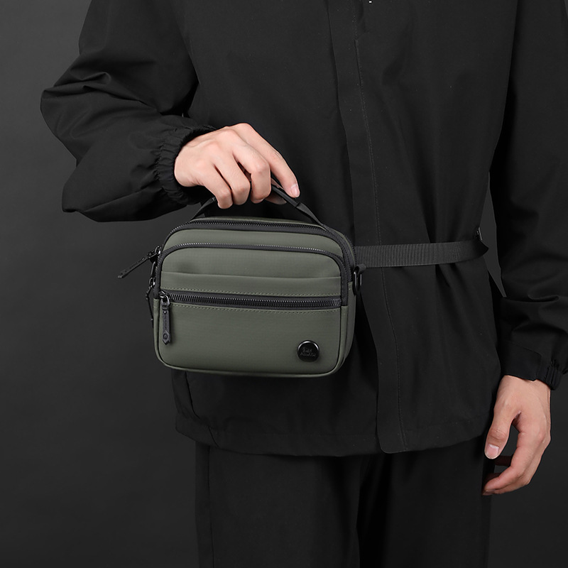 男性用軽量ナイロンクロスボディバッグ - サイクリング通勤用 - Cycling Commute Essentials のレビューと価格